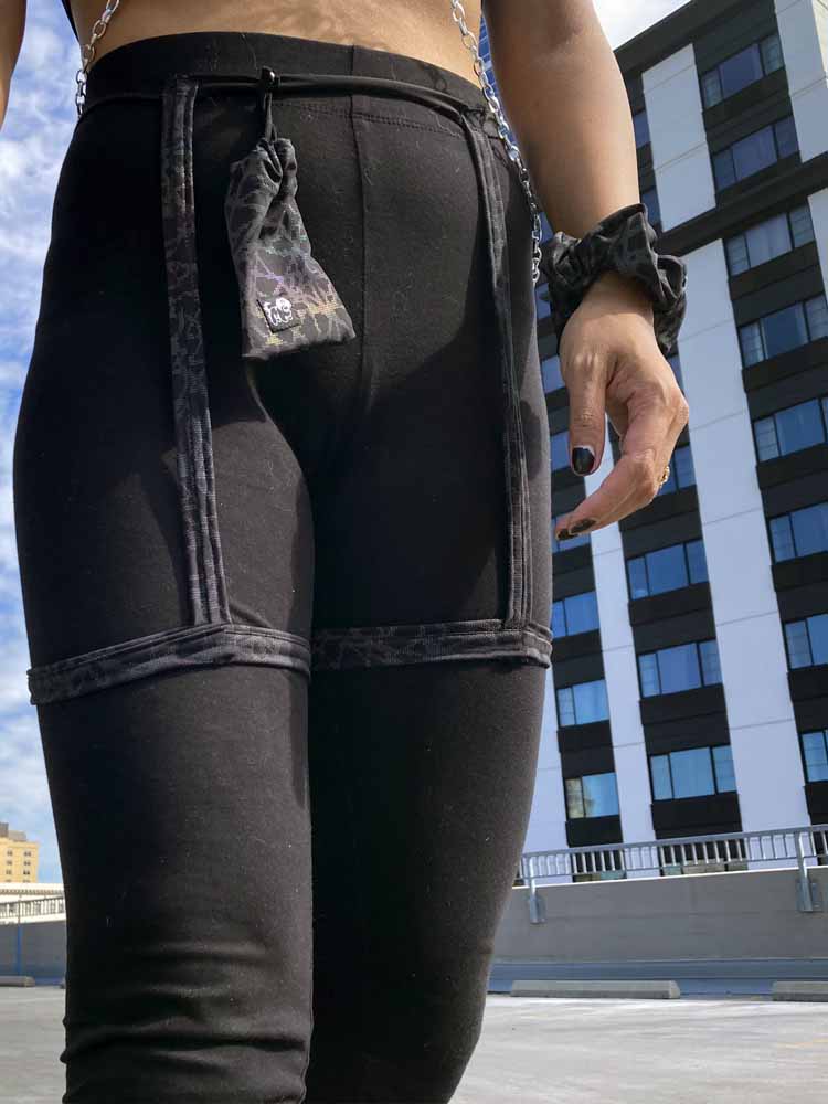 Midnight Flare Mystic Garter (People)